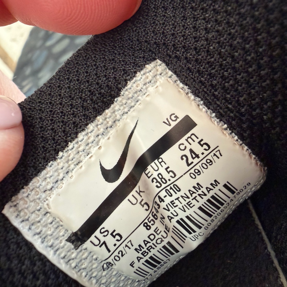Nike Cleats - Picture 4 of 4